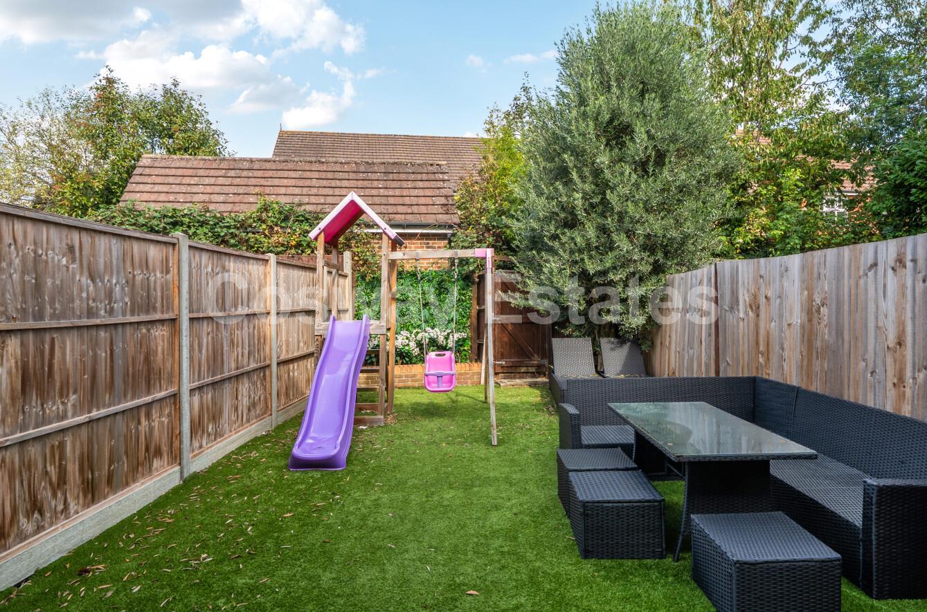 Bampton Drive, Mill Hill, NW7, London